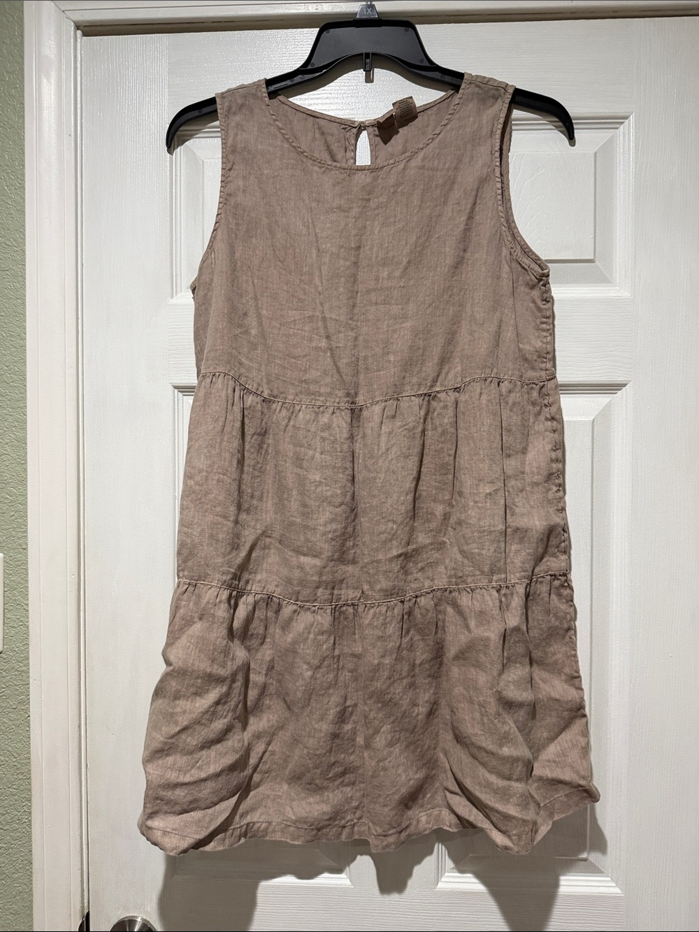 Artisan Ny Sleeveless Tiered Mini Dress in Taupe